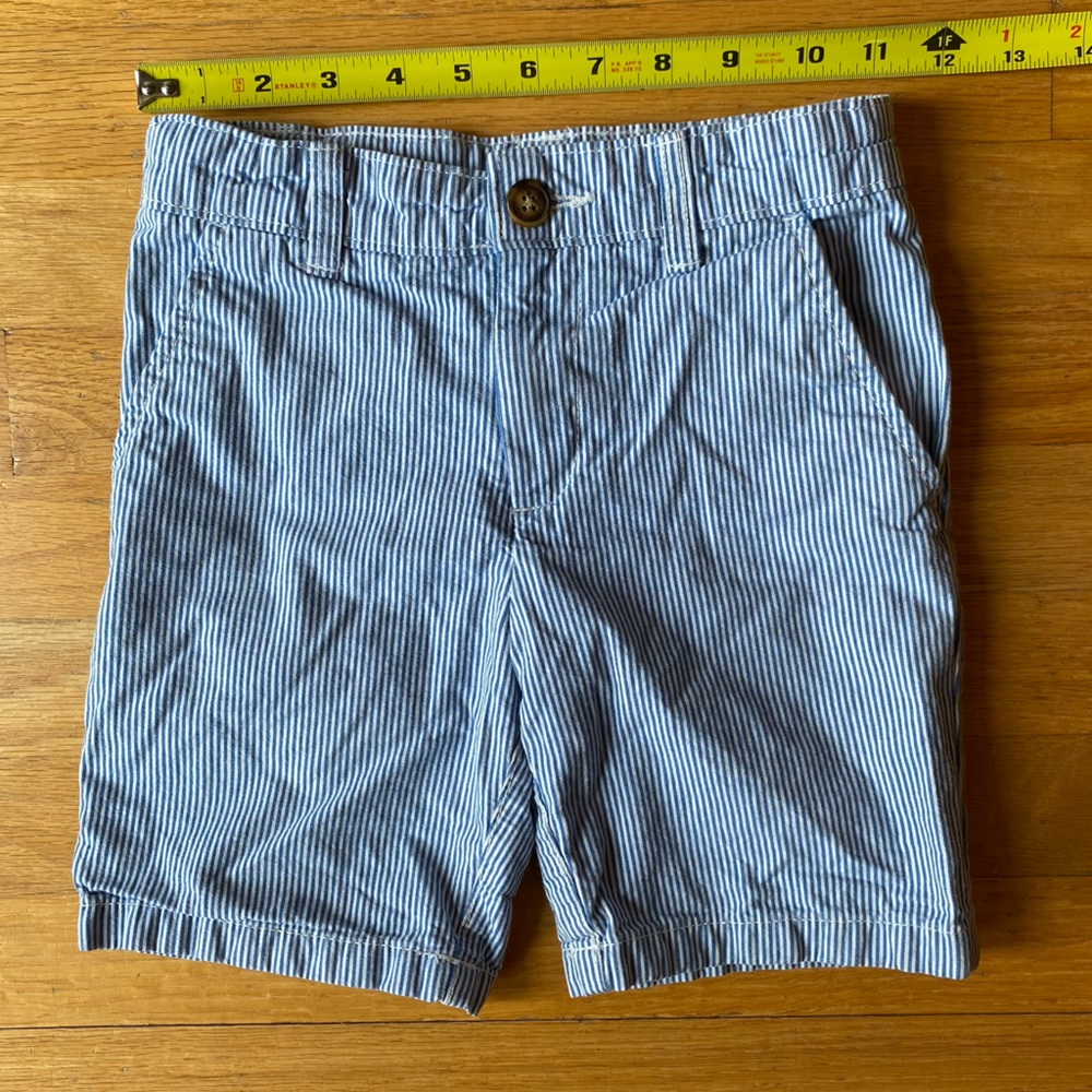 Carter’s boys size 6 blue and white stripe shorts
